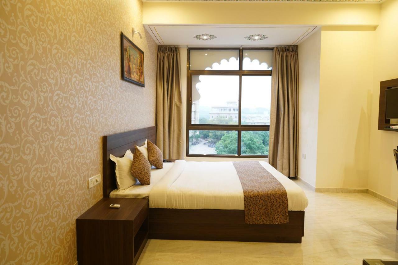 เดอะ เลควิว พาเลซ Hotel อุเดเปอร์ ภายนอก รูปภาพ