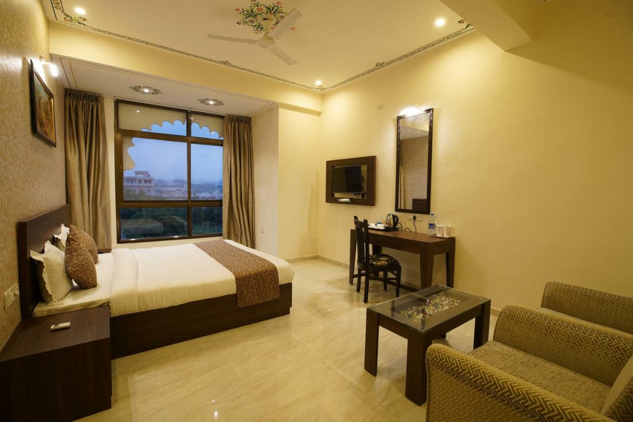 เดอะ เลควิว พาเลซ Hotel อุเดเปอร์ ภายนอก รูปภาพ