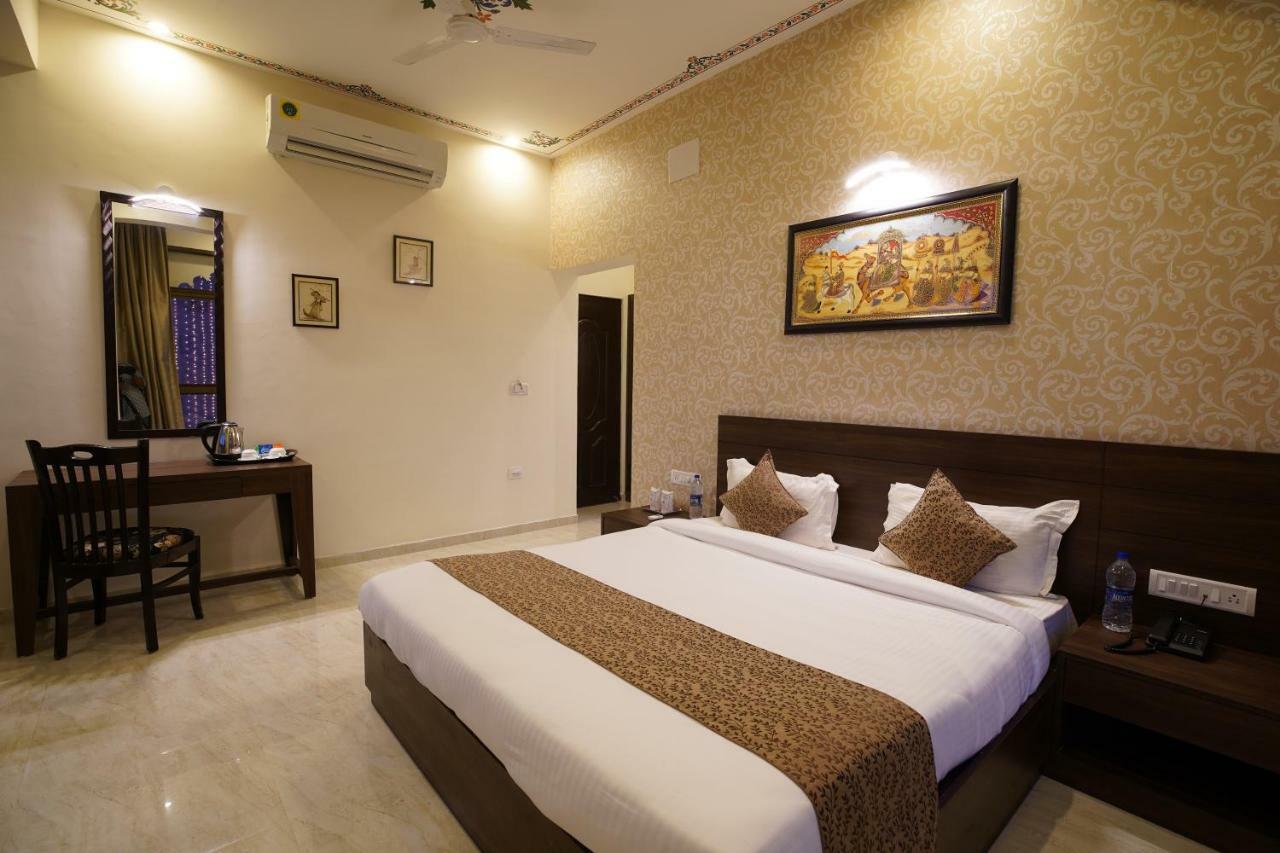 เดอะ เลควิว พาเลซ Hotel อุเดเปอร์ ภายนอก รูปภาพ